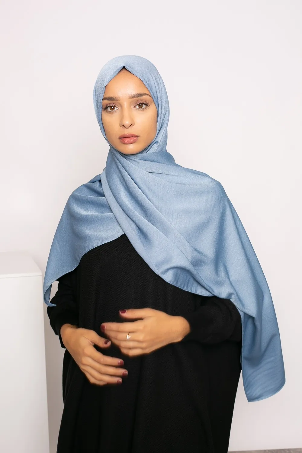 Hiyab premium azul acero brillante